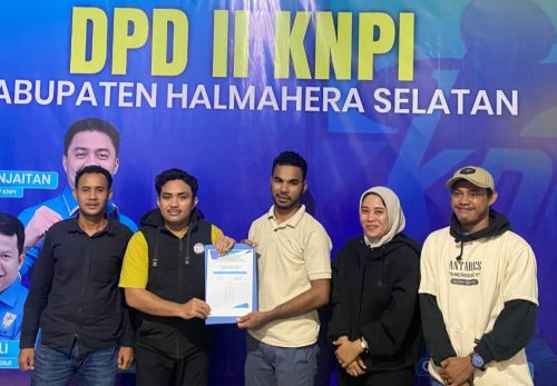 Muhlis Usman saat mendaftar sebagai calon Ketua KNPI Halmahera Selatan.