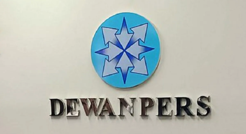 Logo Dewan Pers di Ruang Sabam Leo Batubara Gedung Dewan Pers Jakarta.
