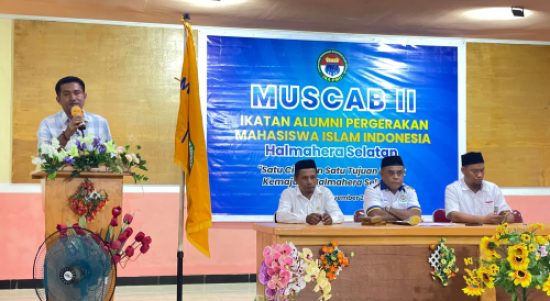 Safri Talib, SH saat menghadiri Muscab II IKA PMII Halsel.